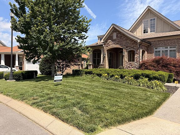 5th image of 409 Valley Spring Dr