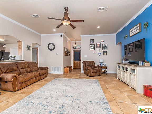 3rd image of 887 Pheasant Cir