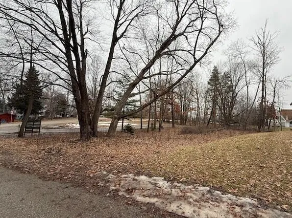 7664 8th St, Stanwood, MI 49346