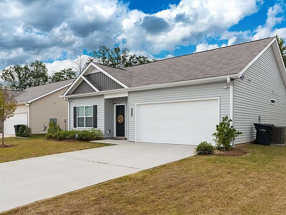 2nd image of 2041 Glades Dr