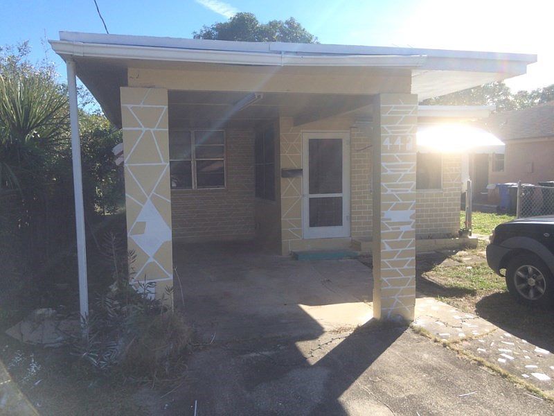 1st image of 442 NW 21st Ter