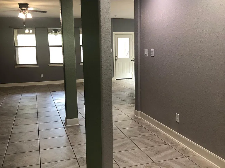 5042 Segovia Way — Photo 12