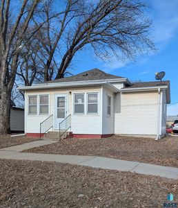 704 W 5th St, Canton, SD, 57013