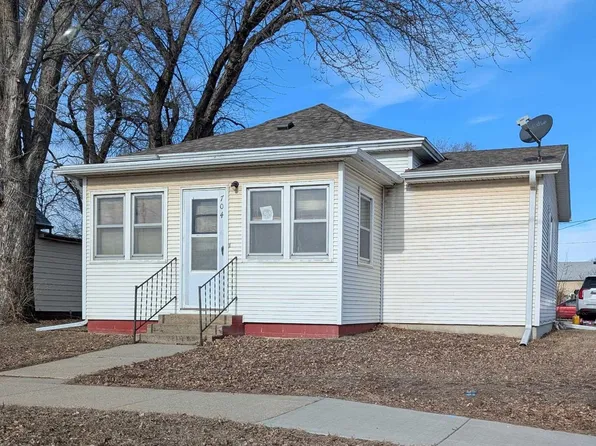 704 W 5th St, Canton, SD 57013