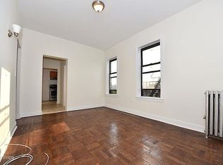 3420 32nd St APT 4E, Astoria, NY 11106