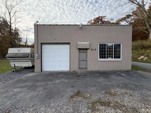2605 Sweenysburg Rd, Beckley, WV 25801