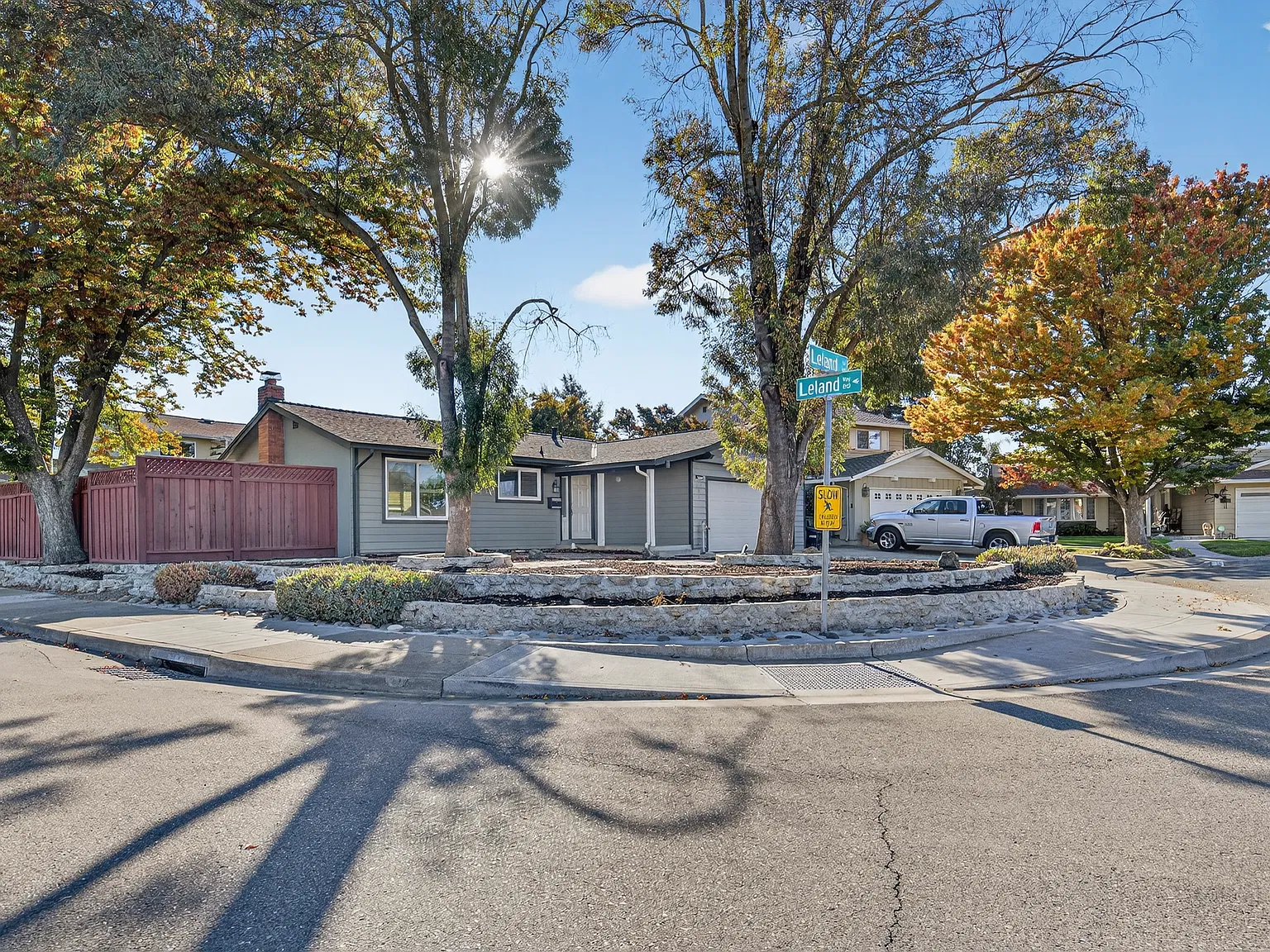 3 bed, 1370 sqft, $4,350 — Photo 4