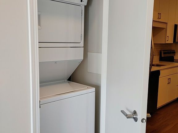 4th image of 4101 Broadway #S4