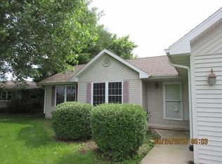 2749 N Deer Path Cir, Oregon, IL 61061