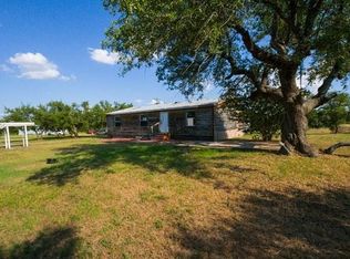 200 Cowboys Ln, Springtown, TX 76082