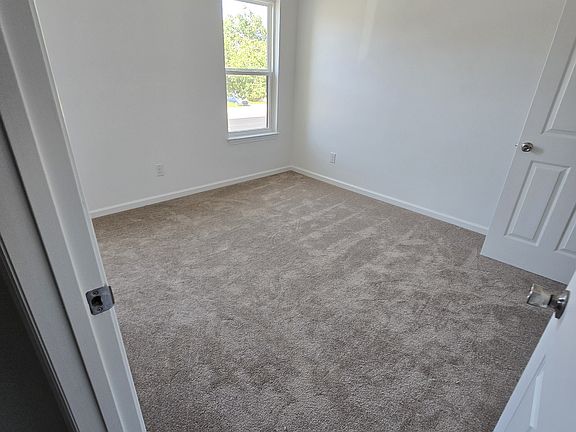 4th image of 155 Pine Shadow Dr