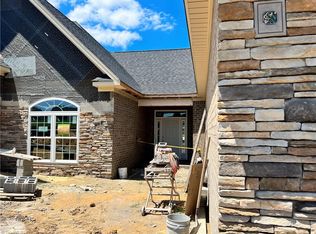 111 Wellsley Cir, Mount Airy, NC 27030