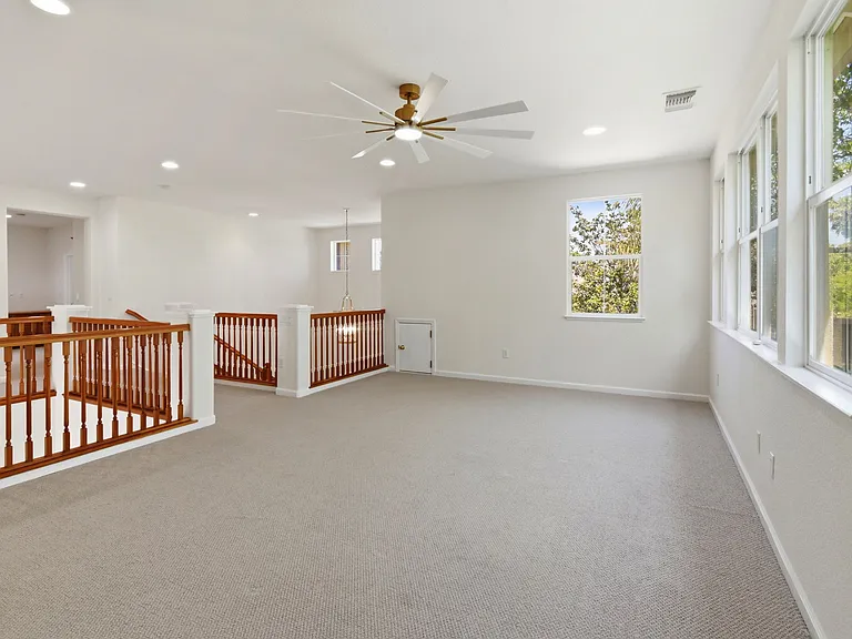 1050 Overland Pl — Photo 10