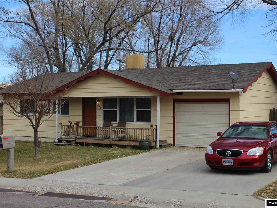 1st image of 895 Wilkes Dr