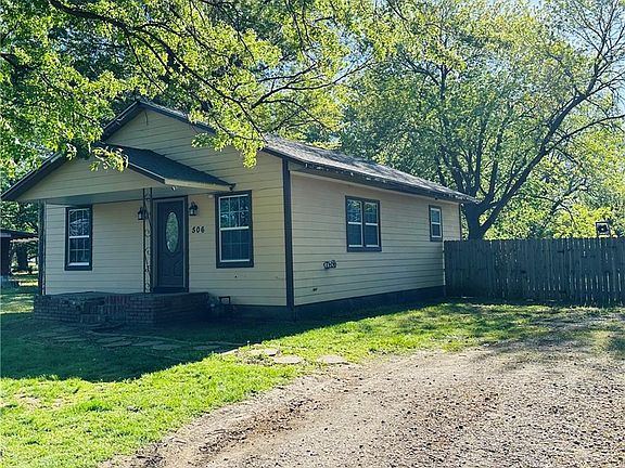 2nd image of 506 S Long Ave