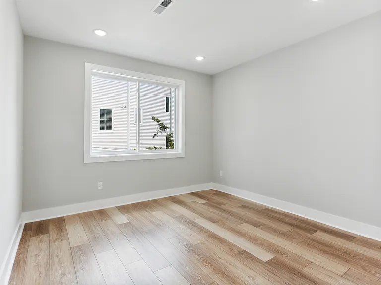 1911 E Huntingdon St #3 — Photo 6