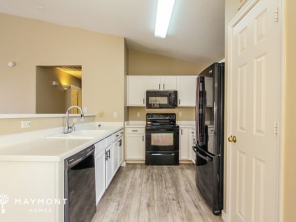 3rd image of 2149 N Santiana Pl