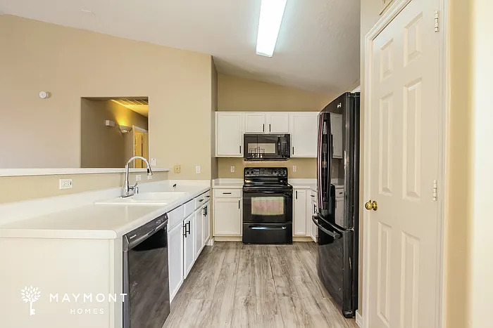 2149 N Santiana Pl — Photo 3