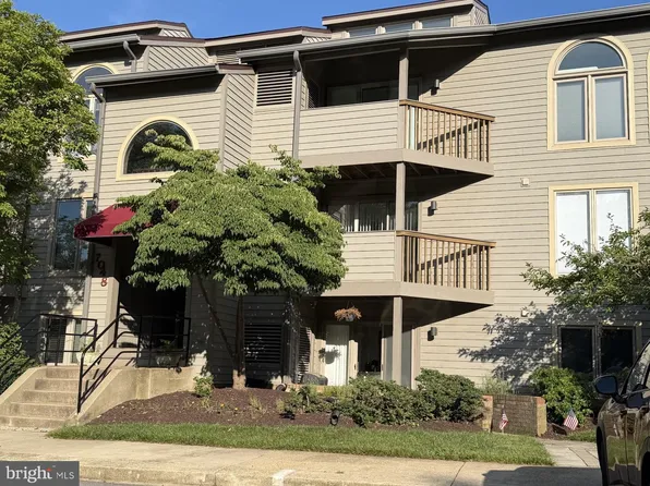 7048 Harbour Village Ct APT 202, Annapolis, MD 21403