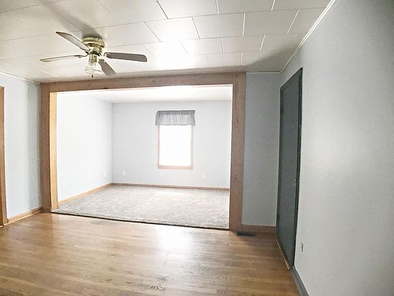 3rd image of 219 W Main St