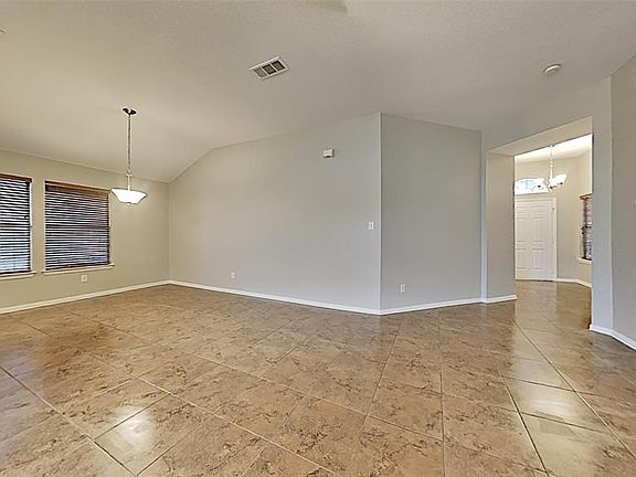 3rd image of 1015 Port Boliver Dr