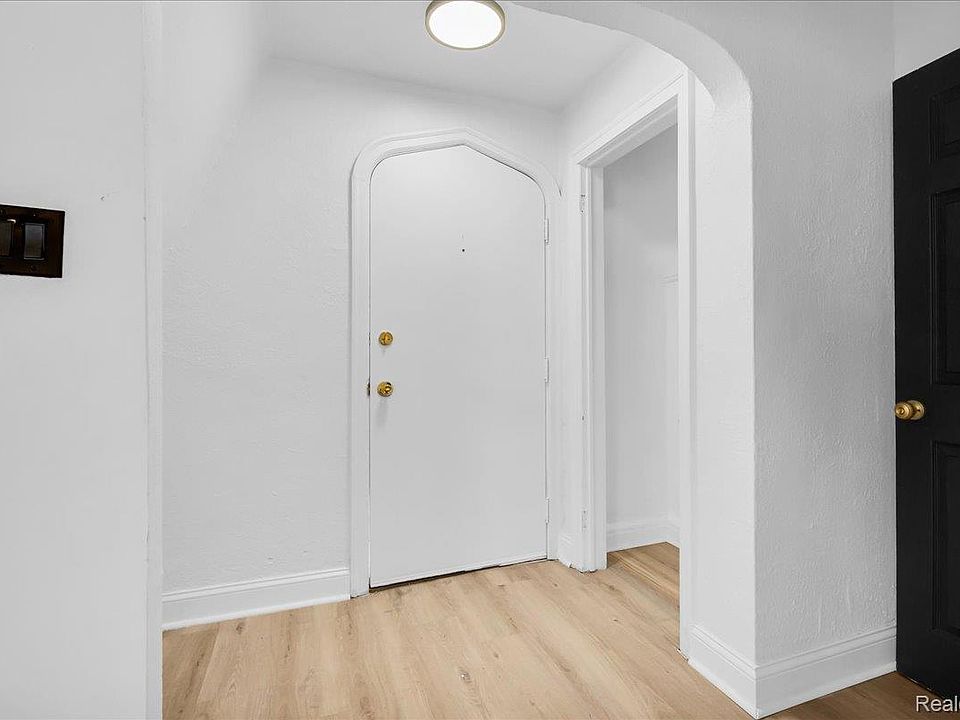 15046 Appoline St, photo 3