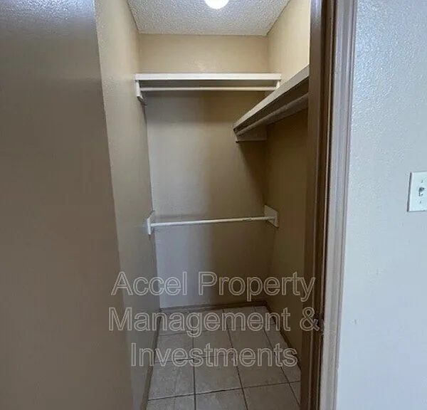 1201 W Carmen Ave #2 — Photo 9