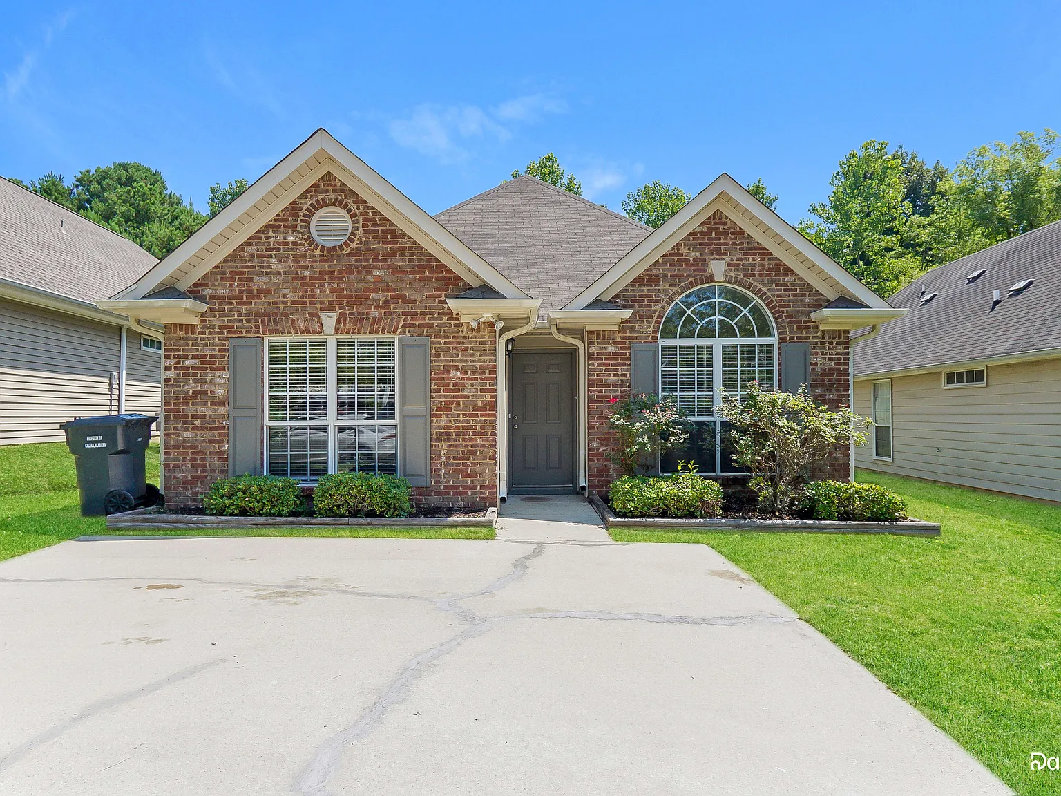 3 bed, 2.0 bath, 1644 sqft, $1,780 — Photo 1