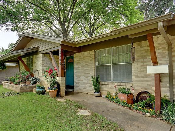 3rd image of 2306 Druid Dr