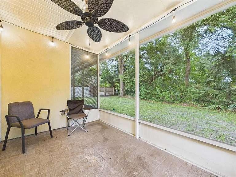 11239 Cedar Hollow Ln — Photo 41