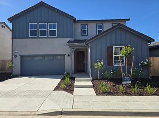 2875 E Colina Dr, Fresno, CA