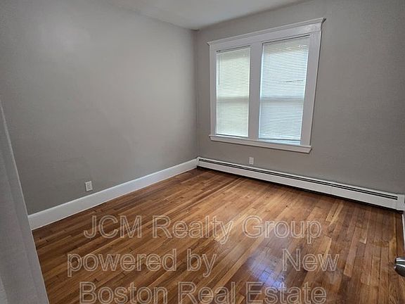 5th image of 196 Washington St