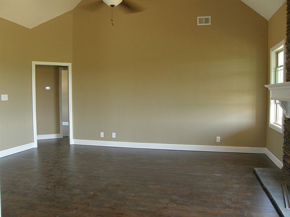 5th image of 127 Wellington Flds #127