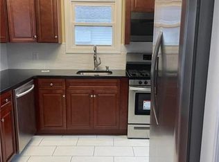 118 Fiat Ave, Iselin, NJ 08830