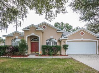 2011 Timberfall Ln, Valrico, FL 33596