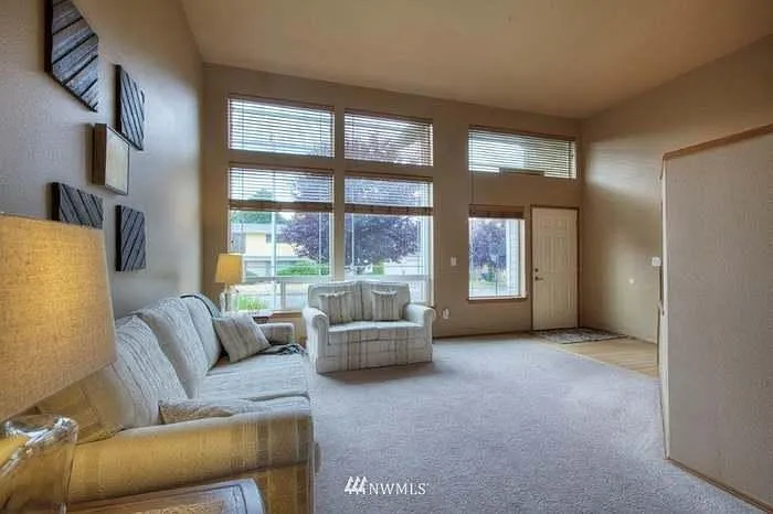 2508 Blaine Ave NE — Photo 3