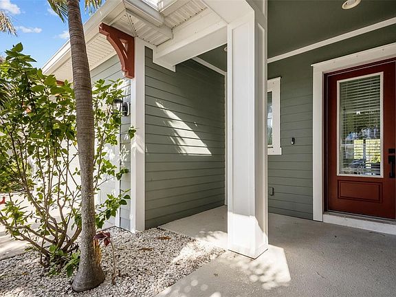 2nd image of 2515 Portico St