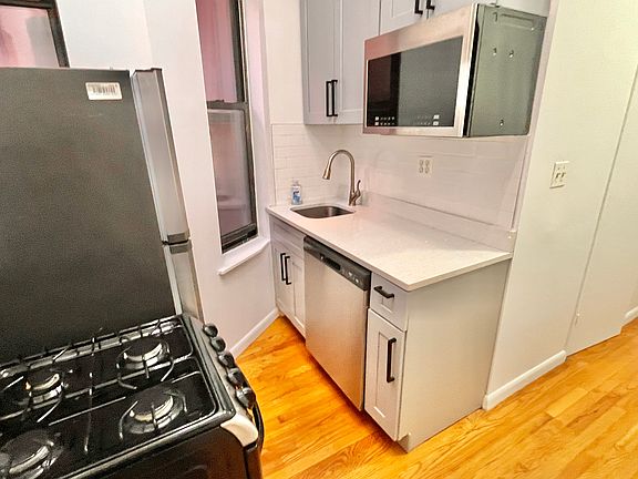 5th image of 314 E 11th St #3BB