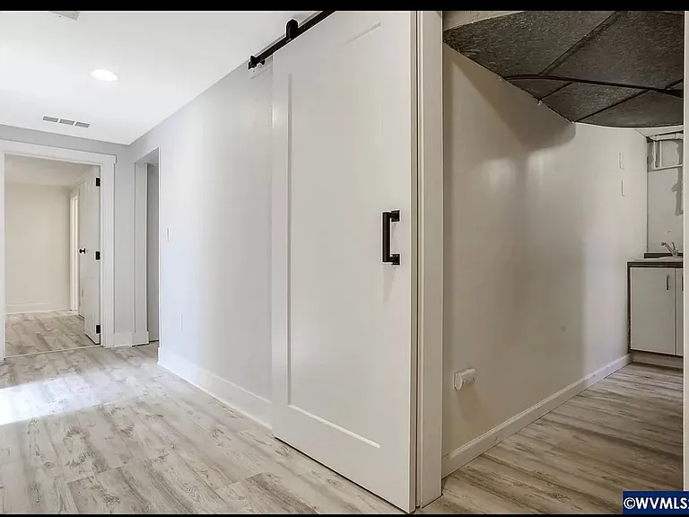 837 NW 10th St — Photo 12