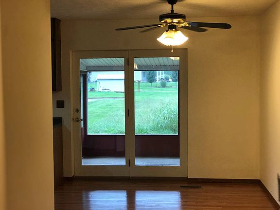 4th image of 69 Scott Ln