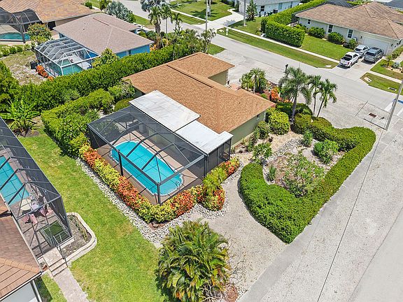 5th image of 1485 Honeysuckle Ave