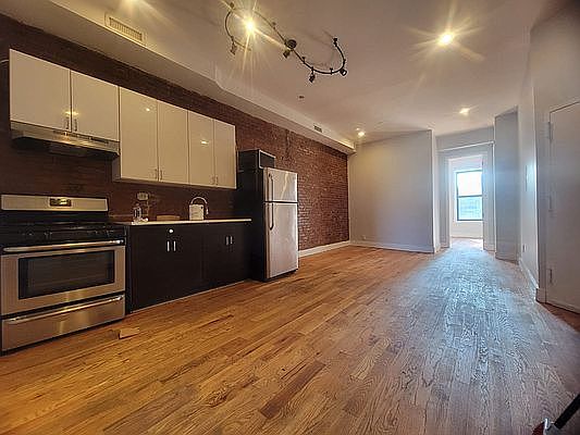 5th image of 1161 Bedford Ave #2