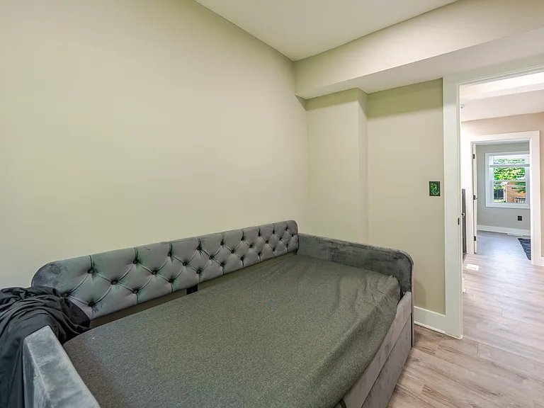 4523 Dix St NE — Photo 16