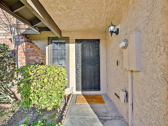 2nd image of 505 Raintree Ln