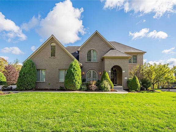 2nd image of 108 Saddle Ridge Dr