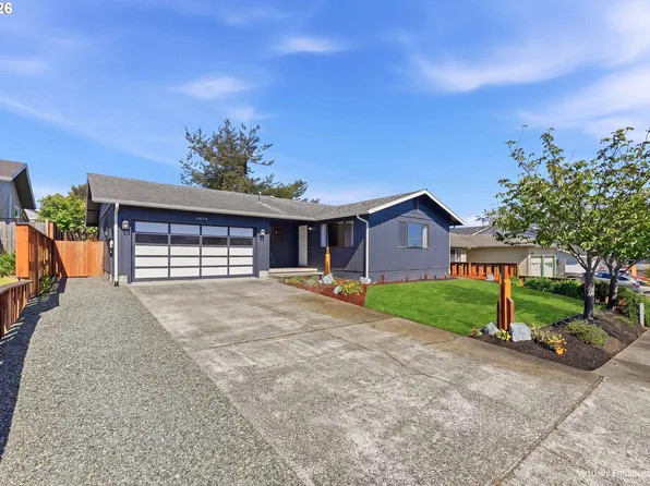 2070 Hayes St, North Bend, OR 97459
