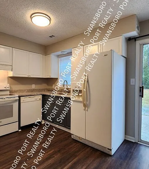 12 Port West Ct #C — Photo 7