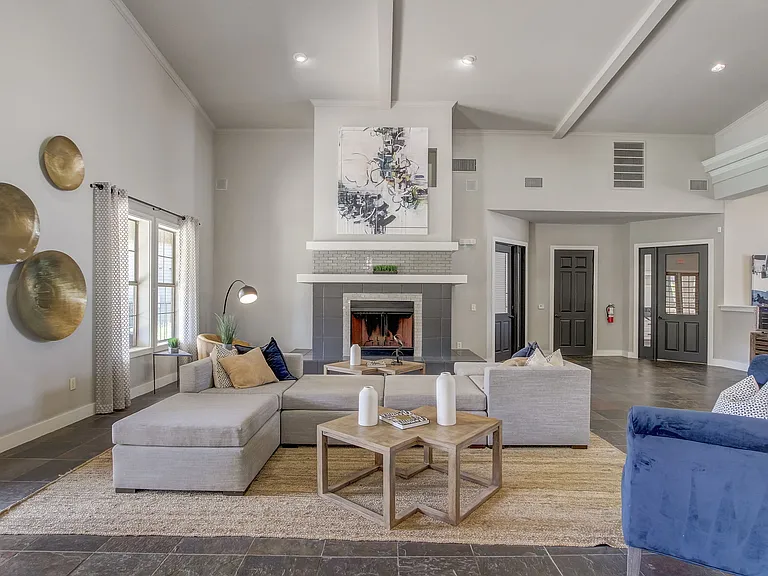 Oasis at Plum Creek Apartments — Photo 16