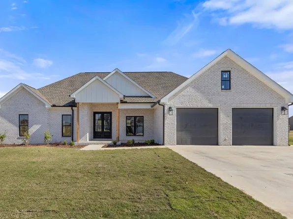 200 Wynchase Dr, Muscle Shoals, AL 35661