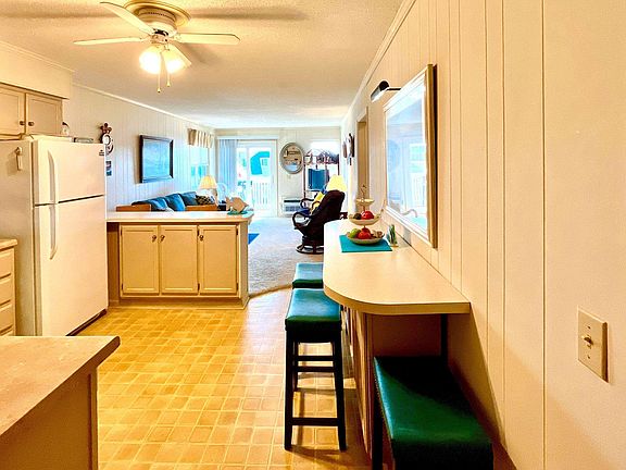 3rd image of 9660 Shore Dr. #306